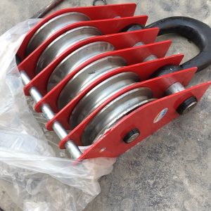 Heavy duty lifting pulley