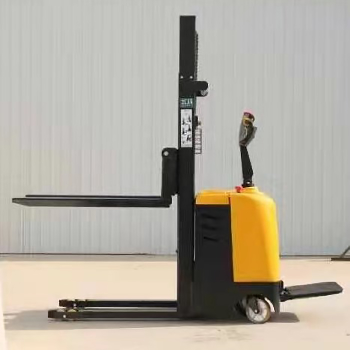 Electric stacker - Image 3