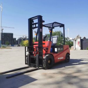 Driving electric forklift