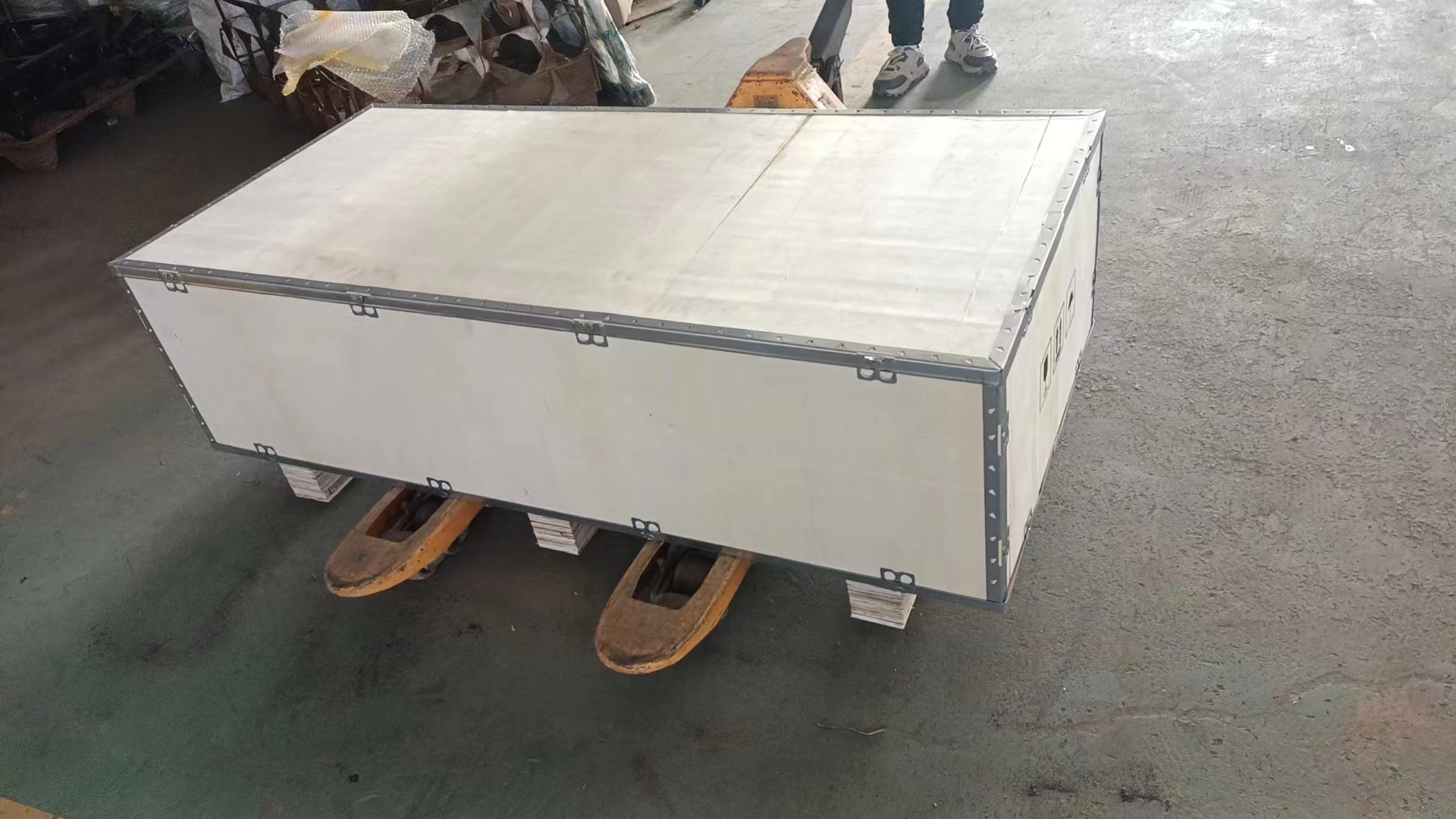 electric forklift - Image 3