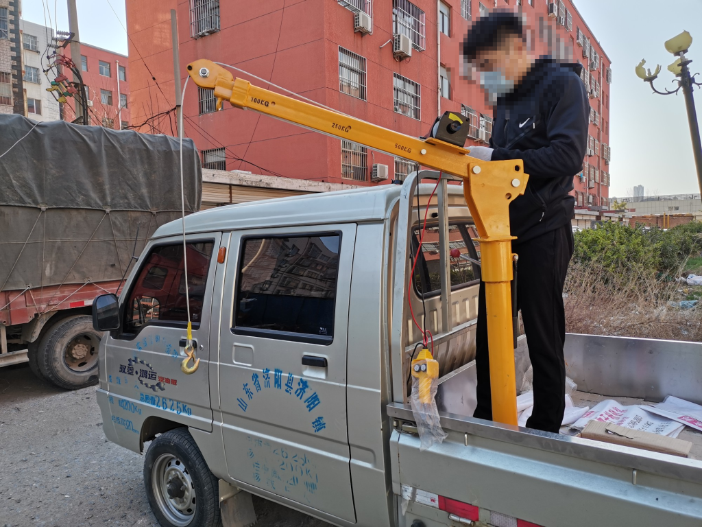 车载小吊机